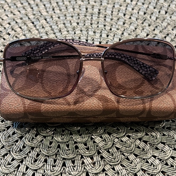 Rarely worn COACH Gunmetal Frame Sunglasses with Dark Gray Gradient Lenses.